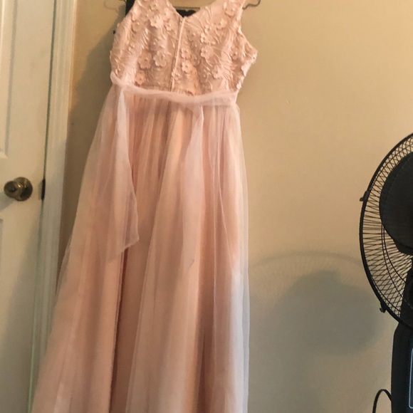 Dresses, Dresses & More Dresses. - Picture 8 of 16